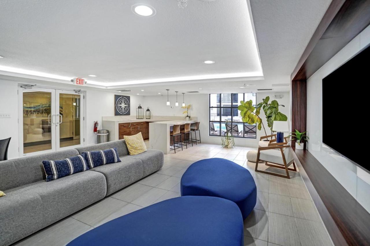 Dharma Home Suites Coral Gables At Gables Grand Plaza Miami Bagian luar foto
