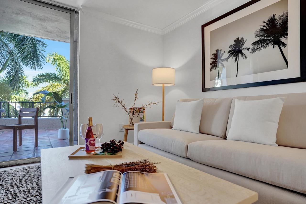Dharma Home Suites Coral Gables At Gables Grand Plaza Miami Bagian luar foto