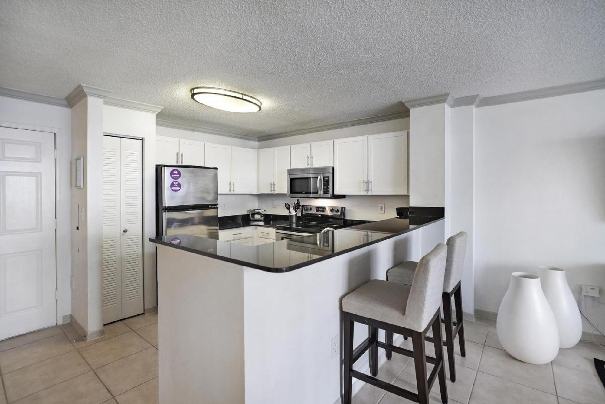 Dharma Home Suites Coral Gables At Gables Grand Plaza Miami Ruang foto