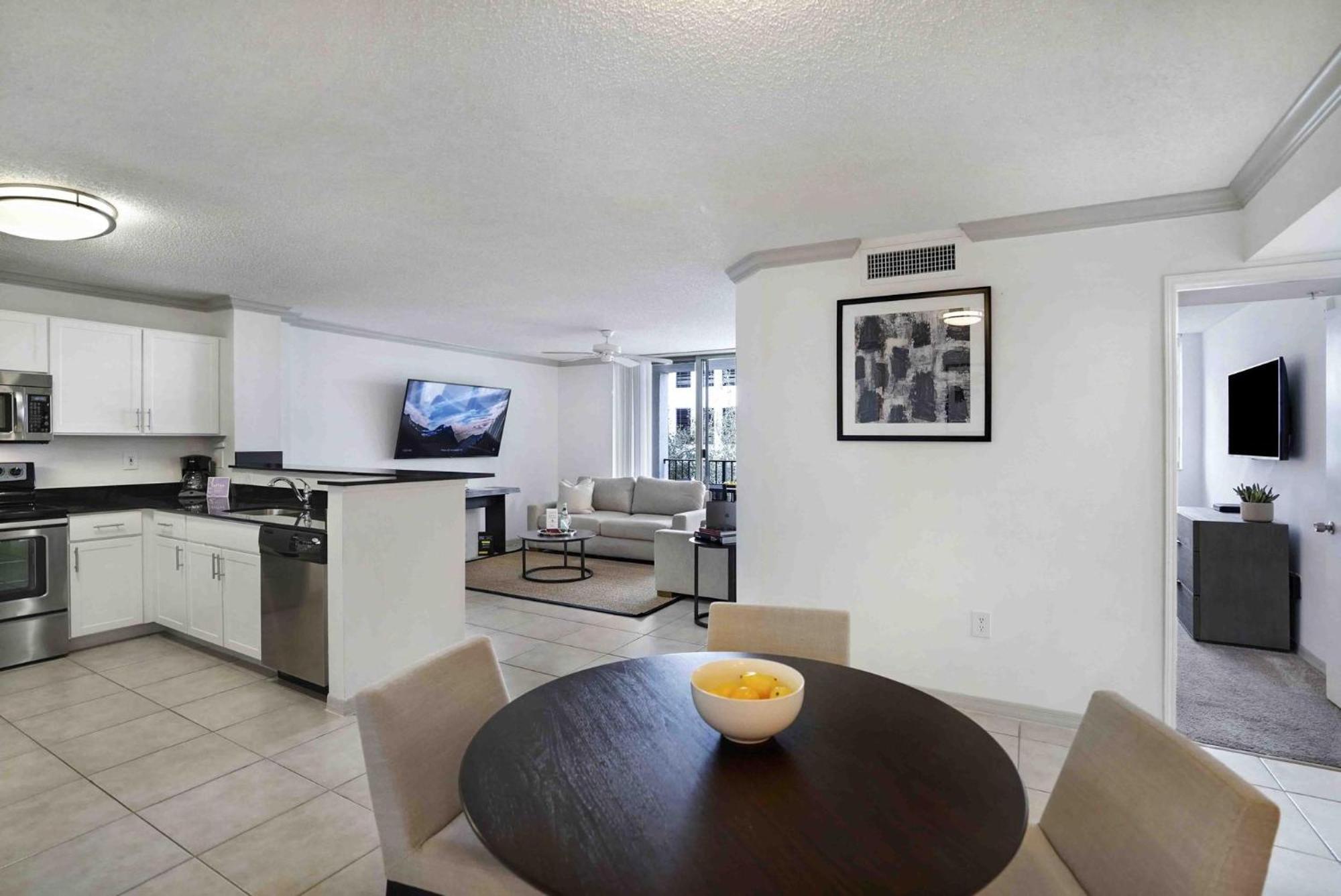 Dharma Home Suites Coral Gables At Gables Grand Plaza Miami Ruang foto