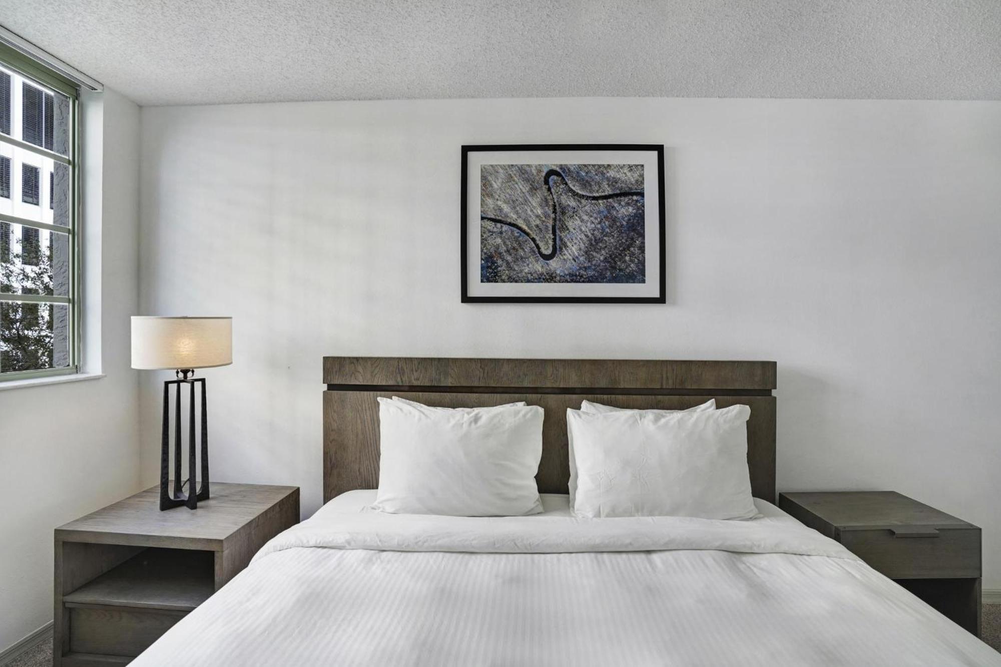 Dharma Home Suites Coral Gables At Gables Grand Plaza Miami Ruang foto