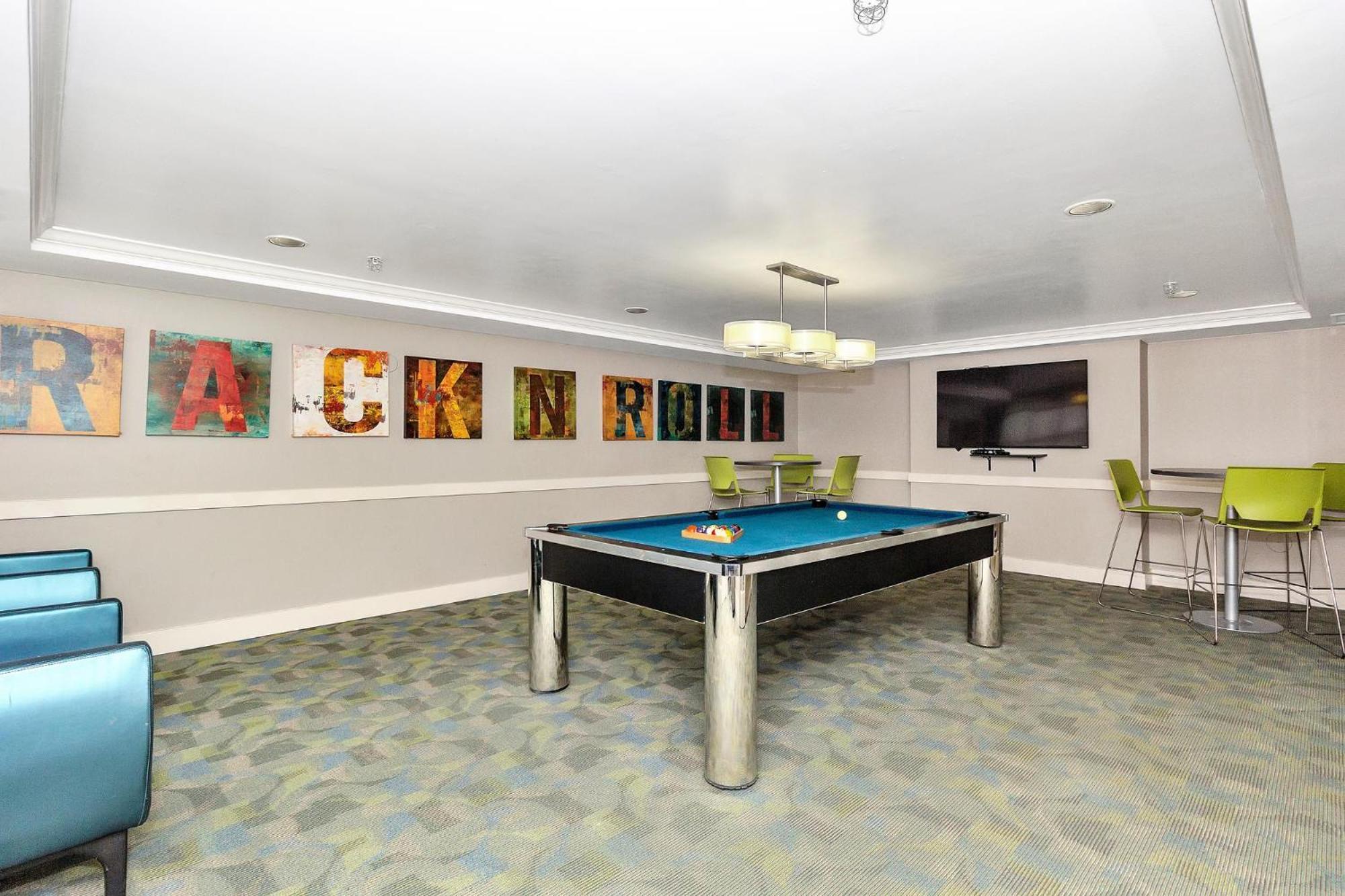 Dharma Home Suites Coral Gables At Gables Grand Plaza Miami Ruang foto