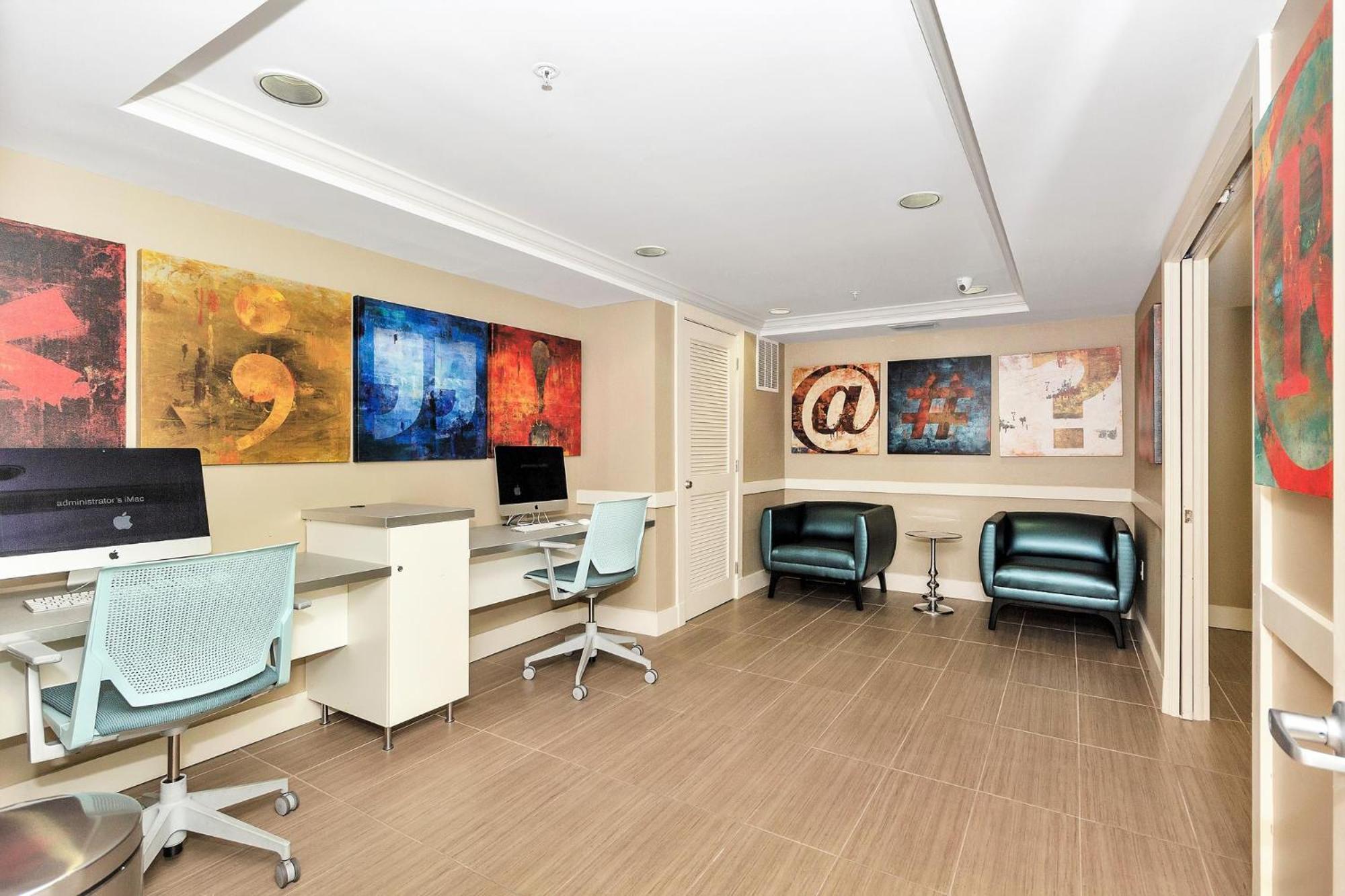 Dharma Home Suites Coral Gables At Gables Grand Plaza Miami Ruang foto