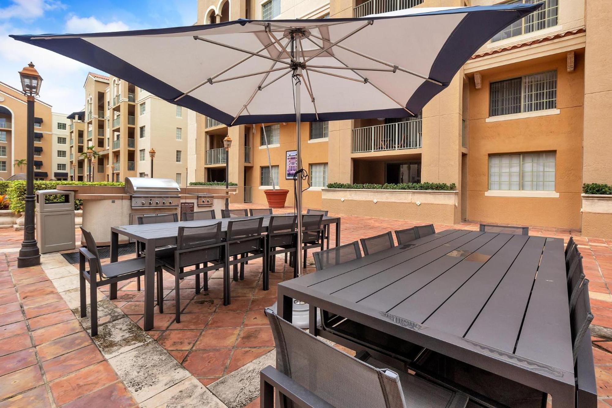 Dharma Home Suites Coral Gables At Gables Grand Plaza Miami Ruang foto