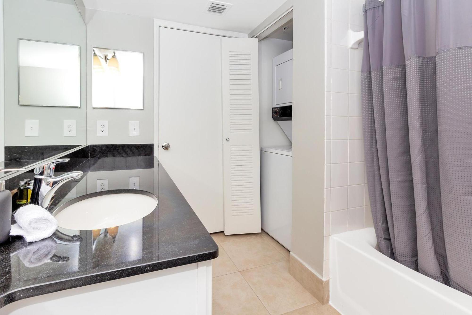 Dharma Home Suites Coral Gables At Gables Grand Plaza Miami Ruang foto