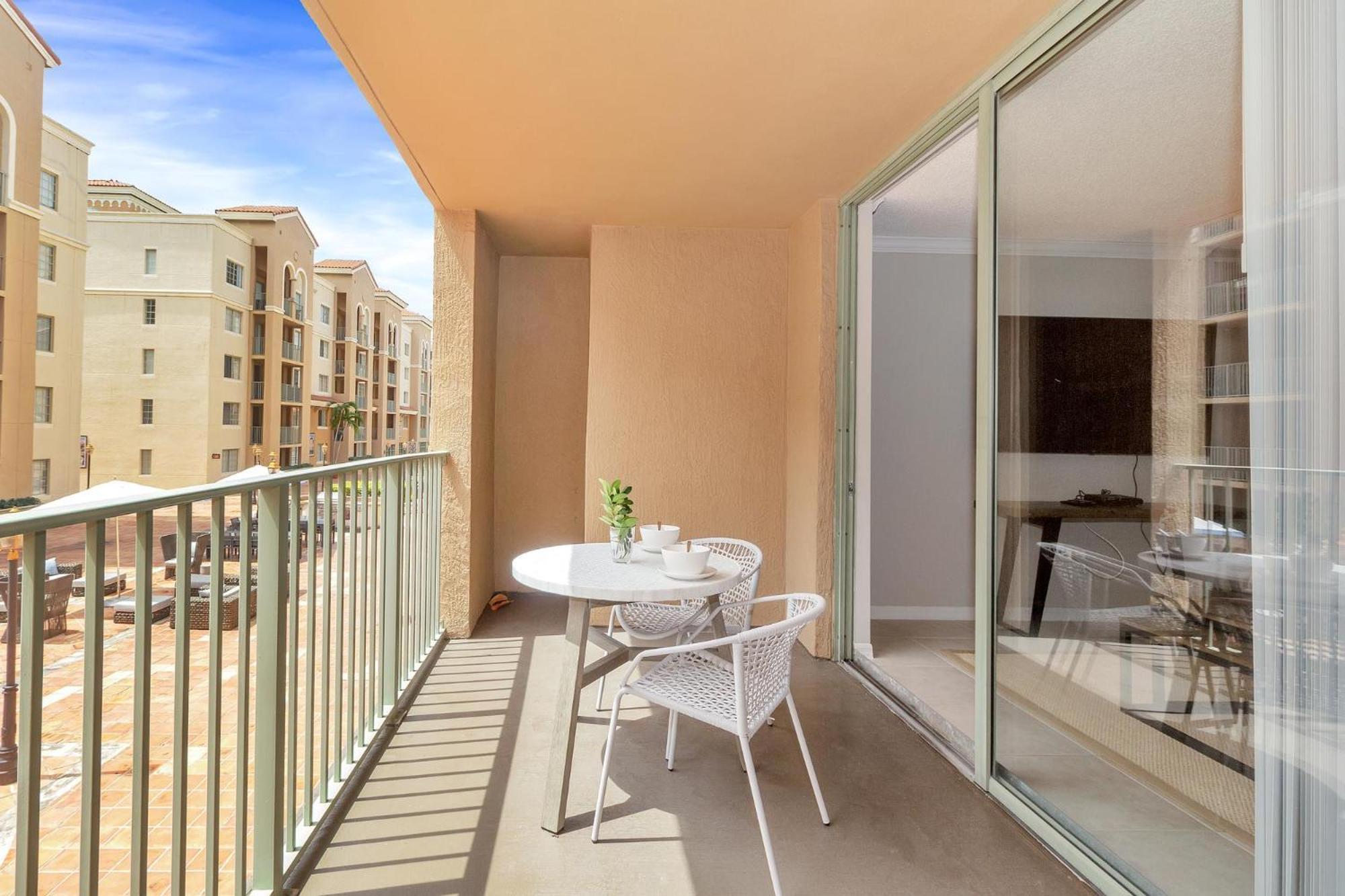 Dharma Home Suites Coral Gables At Gables Grand Plaza Miami Ruang foto