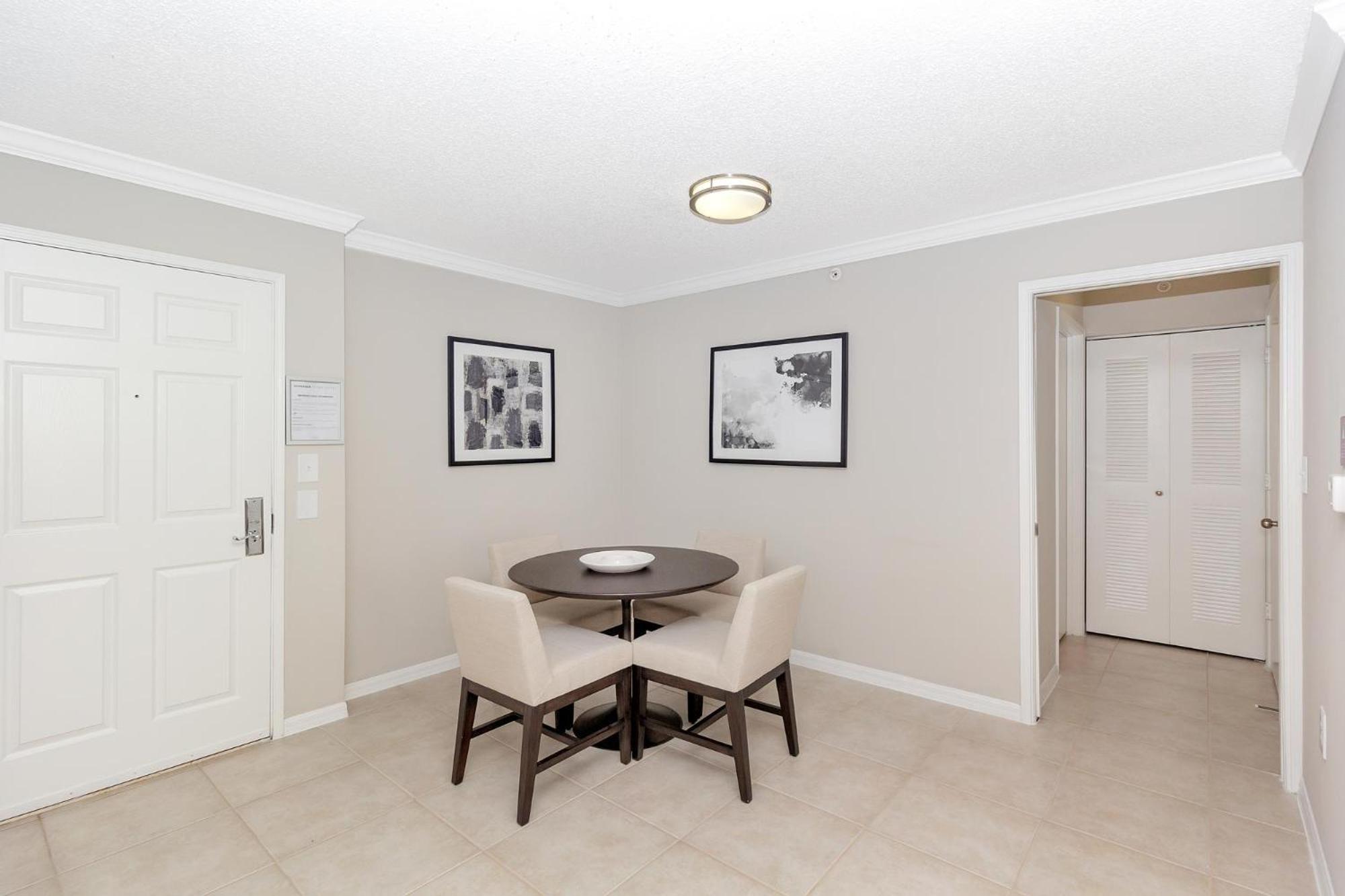 Dharma Home Suites Coral Gables At Gables Grand Plaza Miami Ruang foto